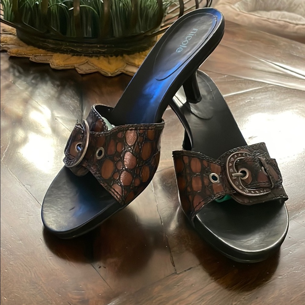 🤎Nicole Brown Mules with Metallic Embellishment - Picture 5 of 16